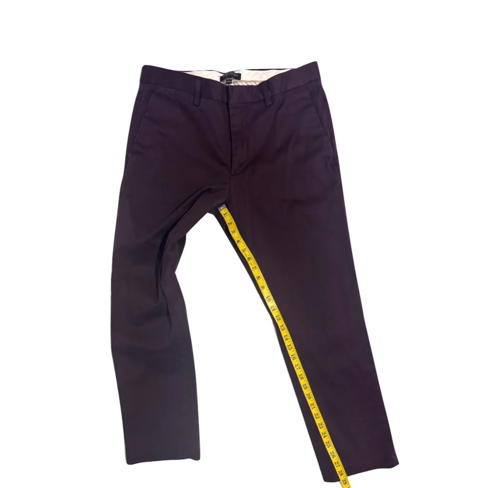 Banana Republic Aiden Slim Fit Men's Chinos in Plumb Size 32x30